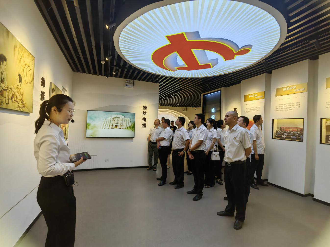 市秦巴農(nóng)擔(dān)公司開(kāi)展“學(xué)習(xí)黨規(guī)黨紀(jì)、筑牢廉潔底線”黨紀(jì)學(xué)習(xí)主題黨日活動(dòng)